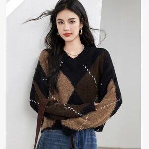 LILY Cropped Argyle V-Neck Black Brown Tan Sweater New Size Medium